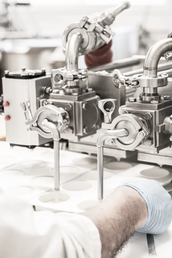 Machine de remplissage des flacons Endro